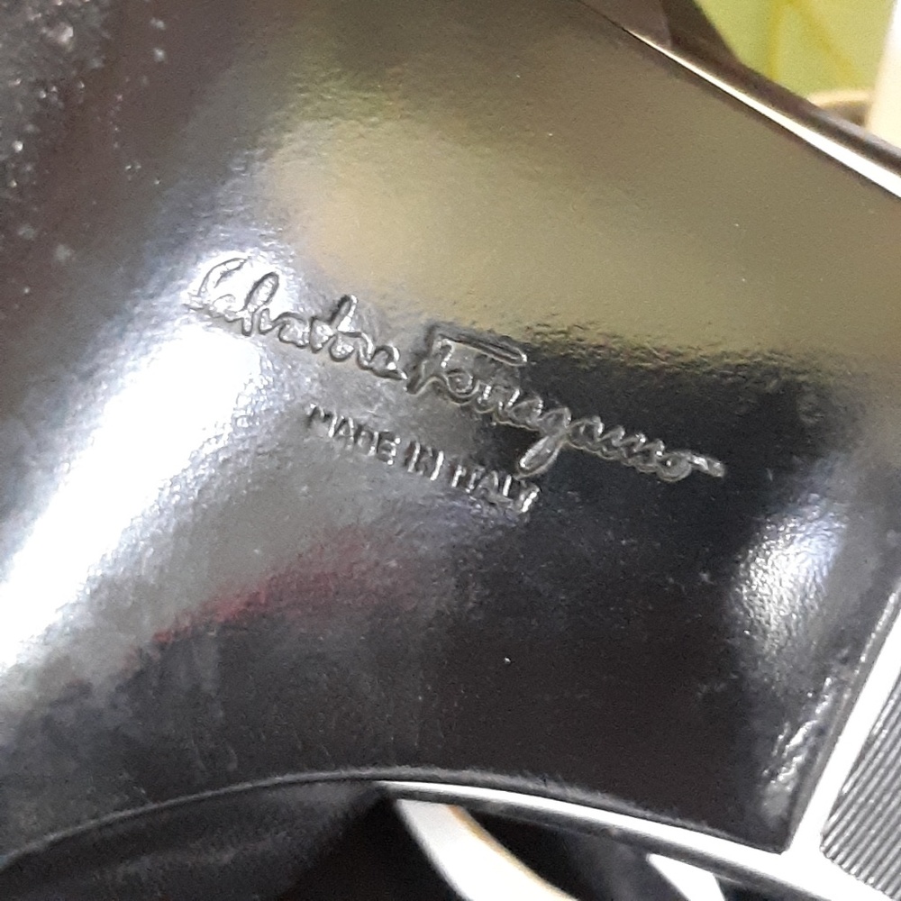 Salvatore Ferragamo Collection Blk/Wht Sandals - Picture 8 of 8